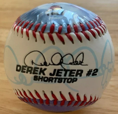 DEREK JETER 2002 NY NEW YORK YANKEES LOGO FOTOBALL RARE PHOTO BASEBALL ⚾️ BALL Cover