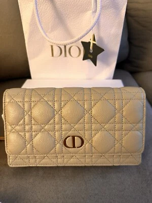 Bolso de hombro Dior Caro Pouch en piel de becerro Cannage flexible beige nuevo en caja Foto 1 de 4