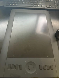 Wacom Intuos Pro PTK-651 - Picture 1 of 3