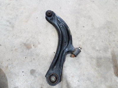 Brazo de control inferior delantero izquierdo del conductor Nissan Sentra 2013-17 (sedán)  Foto 1 de 4