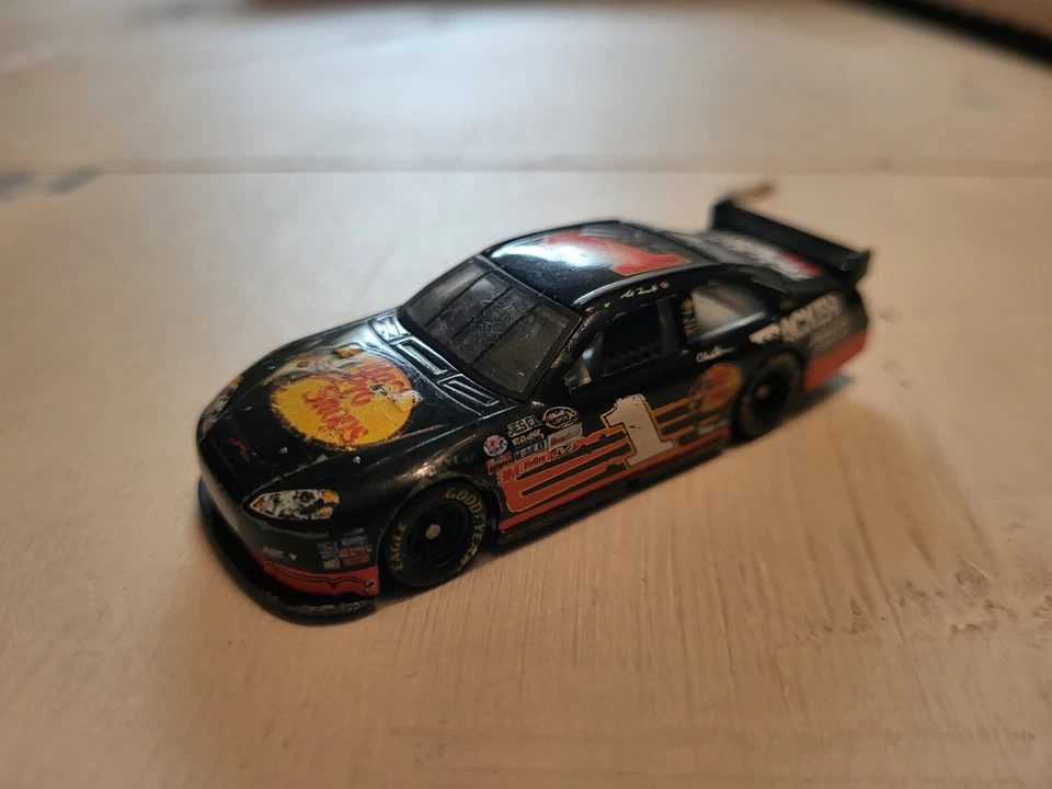 Martin Truex Jr. #1 2007 COT Bass Pro Shops barcos rastreadores Chevy 1:64/NASCAR Foto 1 de 4