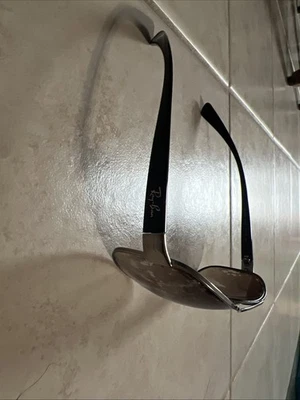 Ray-ban RB3386 usado - Gunmetal y marrón (vidrio óptico necesita reemplazo) Foto 1 de 4