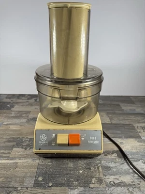 VINTAGE GENERAL ELECTRIC FOOD PROCESSOR - WORKS GREAT - MODEL D5FP1 - USA MADE - Image 1 of 4