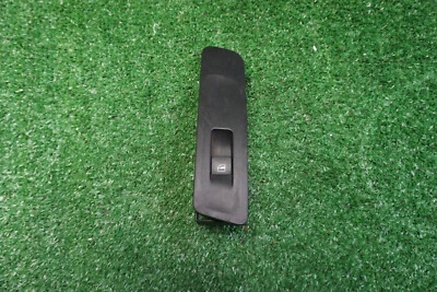 Оригинальный переключатель правого стекла 2010 VOLKSWAGEN TIGUAN 5N1867256A - Изображение 1 из 4