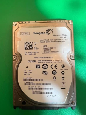 SEAGATE Momentus 7200.4 RPM 2.5 " Firmware Hard Drive D005SDM1 320 GB SATA ST5-5 - Image 1 of 3