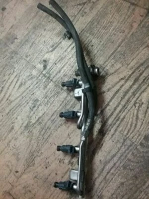 Injetores de combustível com linha 1.8L 97-00 AUDI A4 uN-16 - Imagem 1 de 3