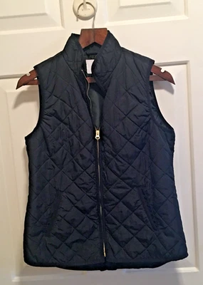 Chaleco acolchado negro Old Navy para dama talla mediana Foto 1 de 3