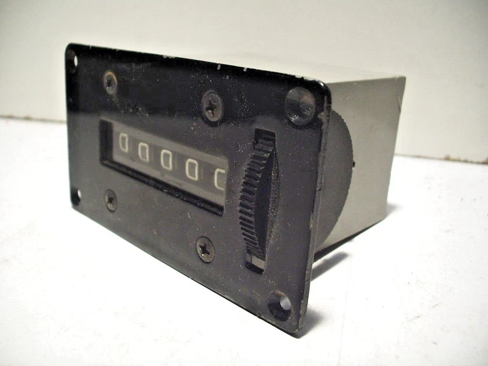 LINE SEIKI CO..LTD MC-25-PI 110VAC MAGNETIC COUNTER WOW!! - Image 1 of 1