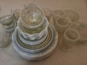 MC32 Moonstone Opalescent Hobnail Copas (4) SOLO Anchor Hocking - Imagen 1 de 2
