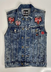 Chicago Bulls NBA World Tour Denim Vest - Mens SMALL - Acid Wash Patches Buttons - Picture 1 of 7