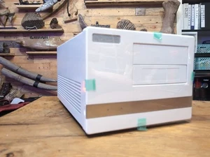 Estuche para computadora de escritorio Silverstone Tek Micro-ATX con dos puertos frontales USB3.0 - Imagen 1 de 11