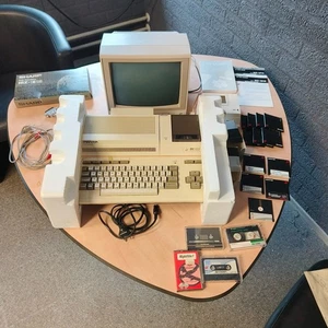 Sharp MZ-821 computer with a Quick Drive and also datasette deck and more - Zdjęcie 1 z 11