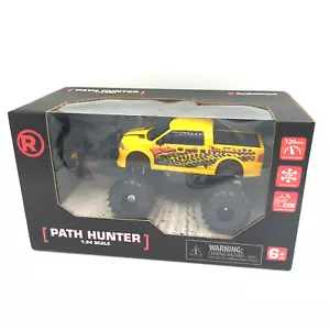 RadioShack ~Path Hunter Remote Control Monster Truck~ 1:24 Scale NOS New in Box - Picture 1 of 7