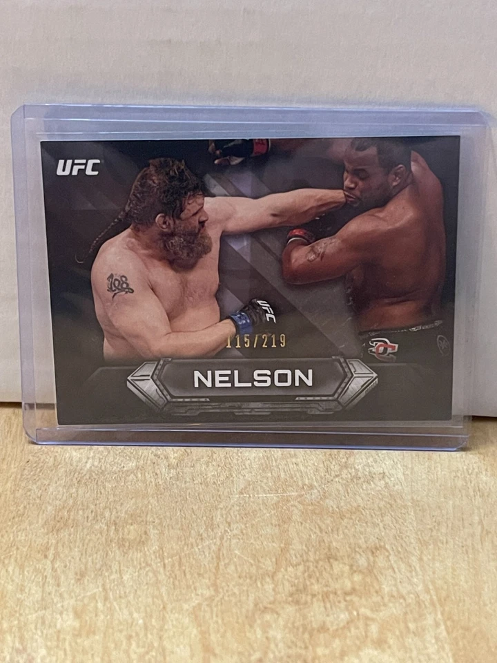 Roy Nelson 2014 Topps UFC Knockout Gold Card # 43 /219 - Image 1 of 2