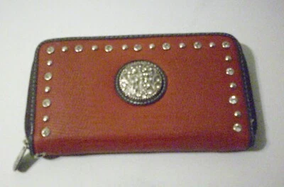 Borsa o portafoglio donna a mano P&G rosso con pietre. - Immagine 1 di 3