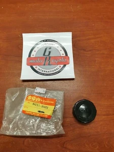 NEW NOS Suzuki GT380 TM75 TS100 F50 TS100 TC100 OIL TANK CAP 44651-05003-000 S18 - Picture 1 of 7