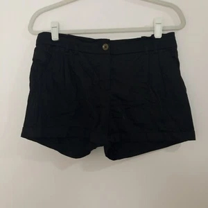 H&M - Pantalones cortos plisados negros para mujer talla 8 - Imagen 1 de 10