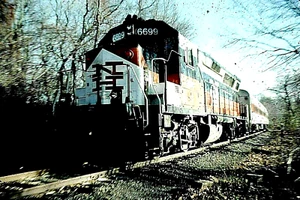 ORIGINAL KODACHROME SLIDE SHORE LINE EAST GP-40 #6699 OLD SAYBROOK, CT 11/28/99 - Picture 1 of 1