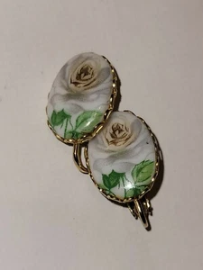 Vintage gold tone Flower Rose Clip-on Earrings - Picture 1 of 10
