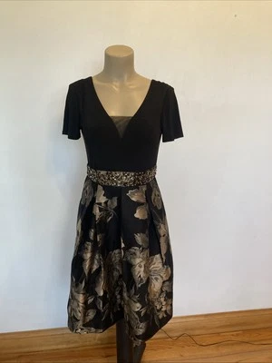R&M Richards size 6P black & gold short sleeve knee length dress Party/Cocktail - Image 1 of 4