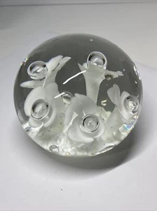 Vintage Joe St Clair Hand Blown Art Glass Paperweight White Flowers - Picture 1 of 6