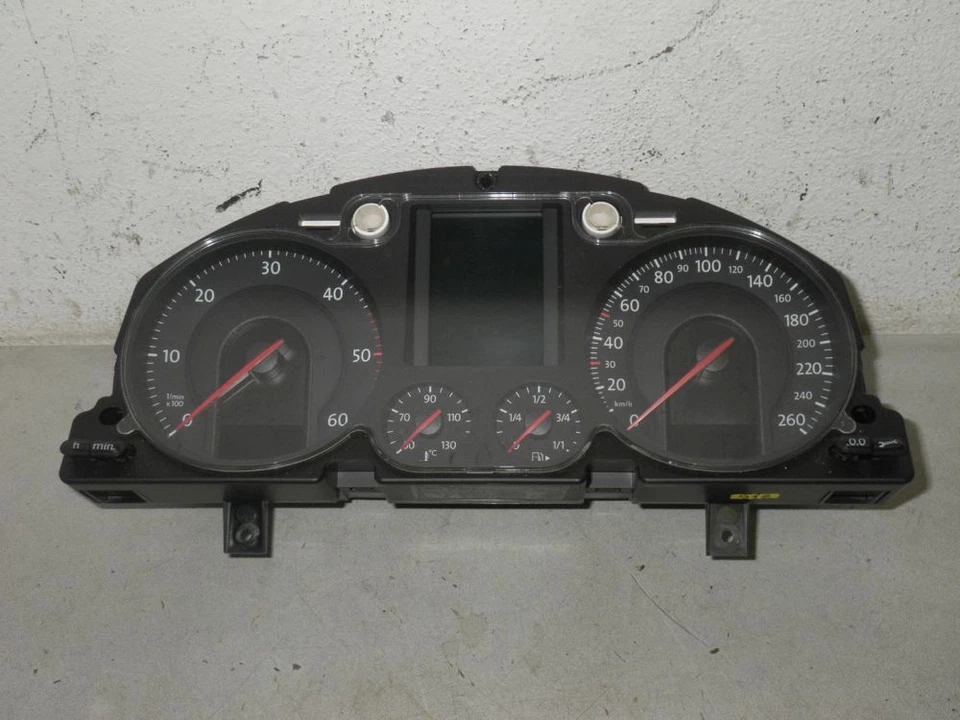 Instrumentenkombination 3C0 VW PASSAT VARIANT (3C5) 2.0 TDI - Bild 1 von 1