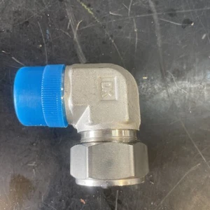 DK-Lok Male Elbow 1 " Tube OD x 1 in. MNPT ELBOW FITTING DLM-16-16n-s - Picture 1 of 2