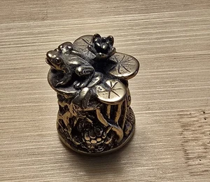 Vintage 1991 Bronze 1" Frog Pond Thimble Signed Daniel Riccio - Picture 1 of 8