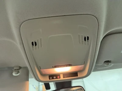 Used Front Upper Center Console fits: 2018 Chevrolet Cruze VIN B 4th digit New S - Imagem 1 de 4