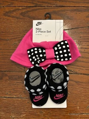 *全新带标签* Nike Hot 粉色/黑色 2 件套帽子/袜子短靴 - 0-6 米码 — 第 1/4 张图片