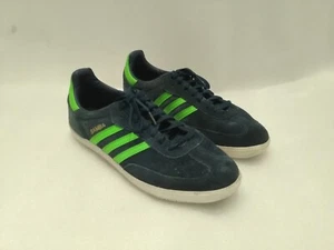 ADIDAS SAMBA TRAINERS , UK SIZE 10 , GOODISH COND . SMALL FAULT ON LEFT TRAINER - Picture 1 of 10
