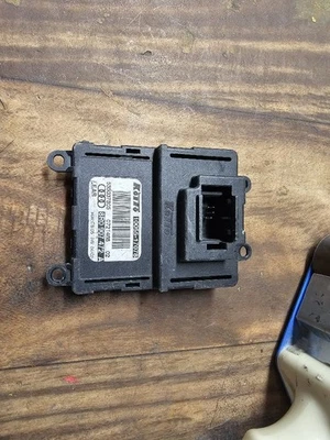2009 2010 Audi Q5 OEM LED Headlight Control Unit Ballast Module 8R0907472A - Image 1 of 3