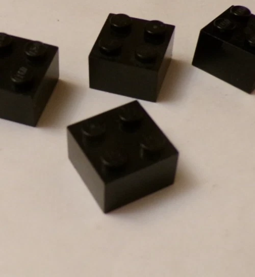 Lego x9 Black 2x2 Bricks, 3003 (028-85) - Image 1 of 1