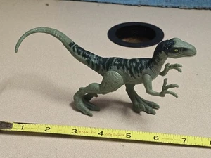 Hasbro Jurassic World Velociraptor Charlie Dinosaur Raptor Figure 6" 2015 *MINT - Picture 1 of 4