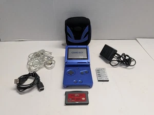 Paquete de consola Nintendo Game Boy Advance SP AGS-001 azul cobalto probado funciona - Imagen 1 de 16