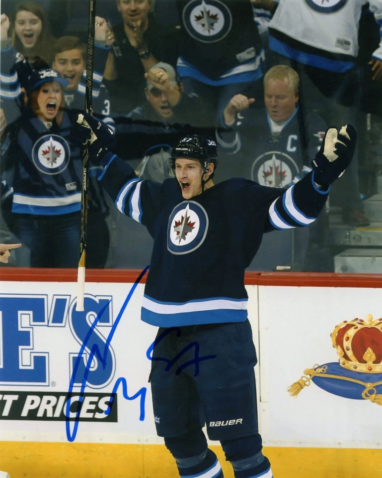 TYLER MYERS SIGNED 8X10 PHOTO WINNIPEG JETS COA - Image 1 of 1