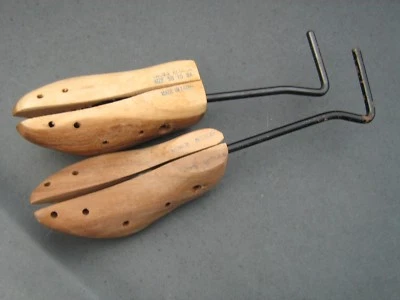 JUEGO DE DOS CAMILLAS DE ZAPATOS DE COLUMNA METÁLICA DE 11" PARA DAMAS/MUJERES 5-8 LIQUIDACIÓN  Foto 1 de 4