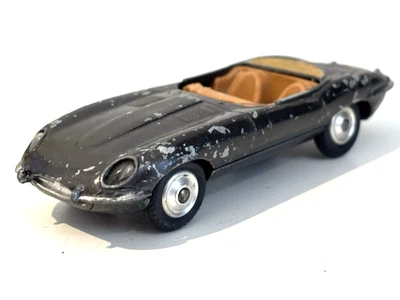 1962 VINTAGE CORGI TOYS 307 E TYPE JAGUAR Diecast Model Classic Car 1.43 A7 - Image 1 of 4