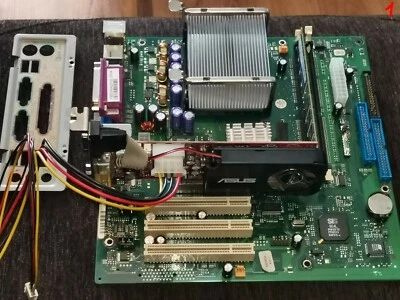 Scheda madre Fujitsu Siemens D1761-A22 GS 2 socket 478+CPU+GPU+RAM. - Immagine 1 di 4