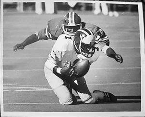 1981 ANTHONY CARTER NCAA FOOTBALL TYPE 1 PHOTO MARC LONGSHORE NFL MICHIGAN HOF - Picture 1 of 12