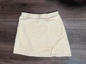 Princess Polly Women's Sz 2 Yellow Striped lines Mini Skirt with slit - Picture 1 of 4