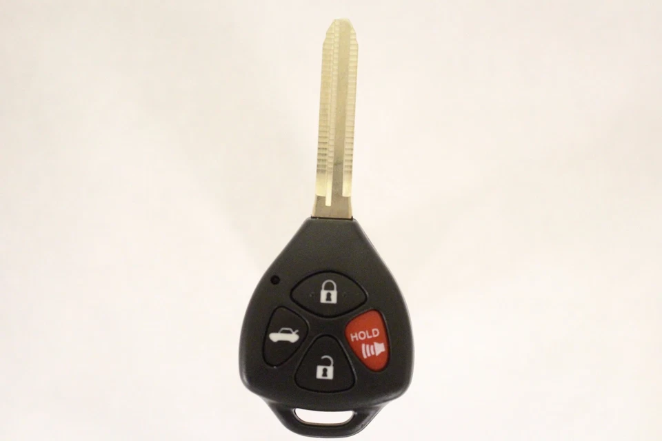 NEW Keyless Entry Remote Key Fob G Chip Uncut Key COMBO For 2011 Toyota Matrix - Image 1 of 3