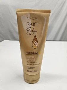 Avon SKIN SOFT Satin Glow 7 in 1 leuchtende Körperlotion helle Hauttöne 6,7 fl. Oz. - Bild 1 von 4