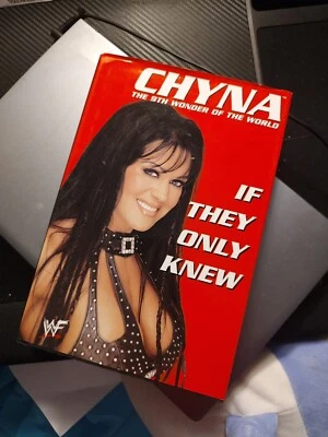 Libro firmado por Chyna If They Only Knew autógrafo Joanie Laurer RARO auténtico WWE Foto 1 de 4