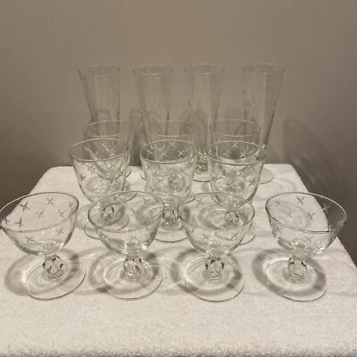14 Mid Century Atomic Stardust Glasses: 4 Pilsner 6 Wine Goblet 4 Champagne - Image 1 of 4