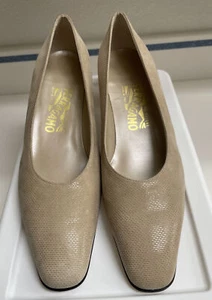 Ferragamo NEW Beige Pumps Size 9.5 B. - Picture 1 of 11