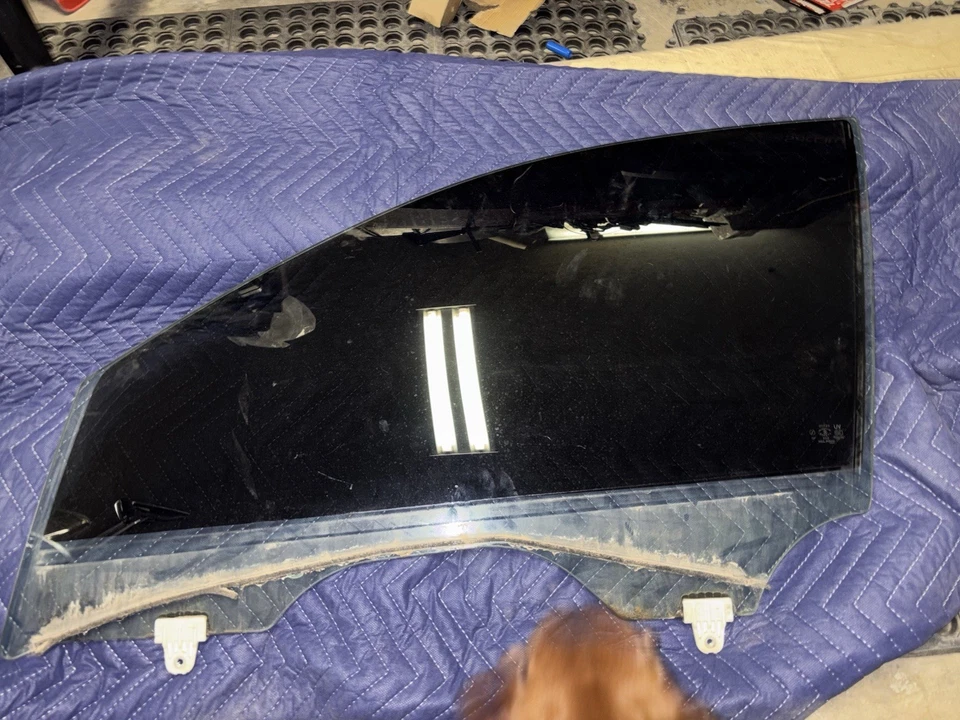 Fits Infiniti G25 G35 G37 Q40 4Dr Sedan Driver Side Left Front Door Window Glass - Image 1 of 1