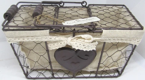 Stonebriar Farmhouse Metal Chicken Wire Picnic Basket with Hinged Lids, Handl Cover