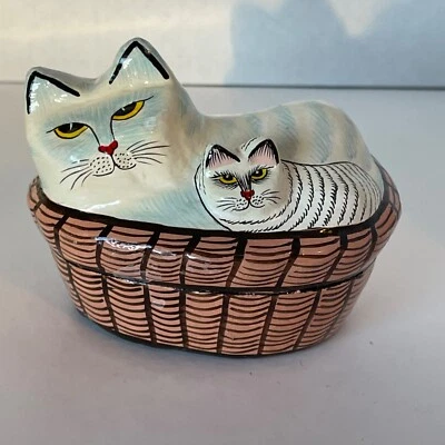 Cat with kitten Trinket Box in basket Lacquer Oval white Folk Art paper small - Image 1 of 3