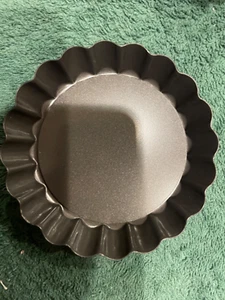 5 Pack Quiche Pans, Non Stick Mini Tart Pans, Fluted removable bottom - Picture 1 of 1